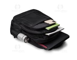 Mochila notebook 18" compartimento de couro preto para viagens com alças e zíper.