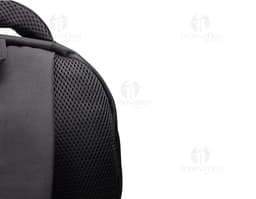 Mochila notebook 18" compartimento de couro preto para viagens com alças e zíper.