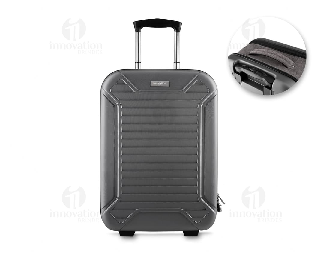 Mala de viagem pequena de tecido lateral em ABS, preta e moderna. Contém equipamentos eletrônicos e de áudio no interior, com design vintage e fecho de metal. Ideal para viagens de negócios ou lazer.