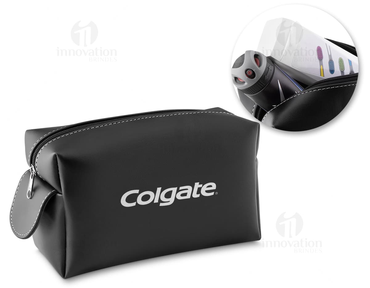 Nécessaire de couro elegante e luxuoso para te acompanhar no dia a dia. Perfeito para viagens e para organizar seus acessórios com estilo e segurança. Ideal para quem busca praticidade e sofisticação. Garanta já o seu!