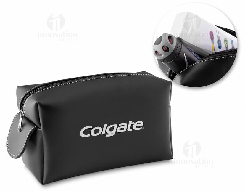 Nécessaire de couro elegante e luxuoso para te acompanhar no dia a dia. Perfeito para viagens e para organizar seus acessórios com estilo e segurança. Ideal para quem busca praticidade e sofisticação. Garanta já o seu!