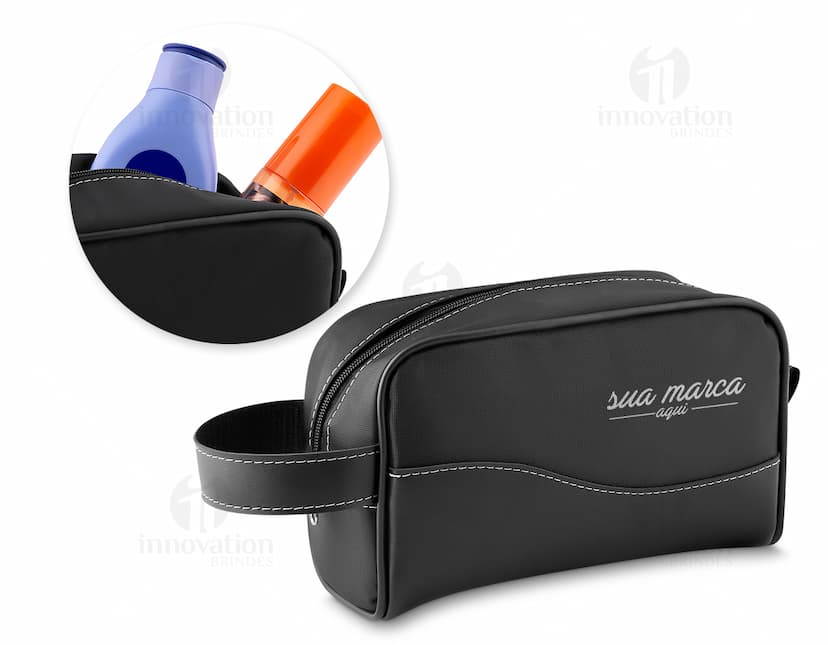 Nécessaire em couro preto: elegância e praticidade para seus acessórios de negócios. Ideal para armazenar dinheiro, cartões e objetos pessoais com segurança e estilo. Perfeito para quem busca sofisticação e organização no dia a dia. Adquira já o seu!