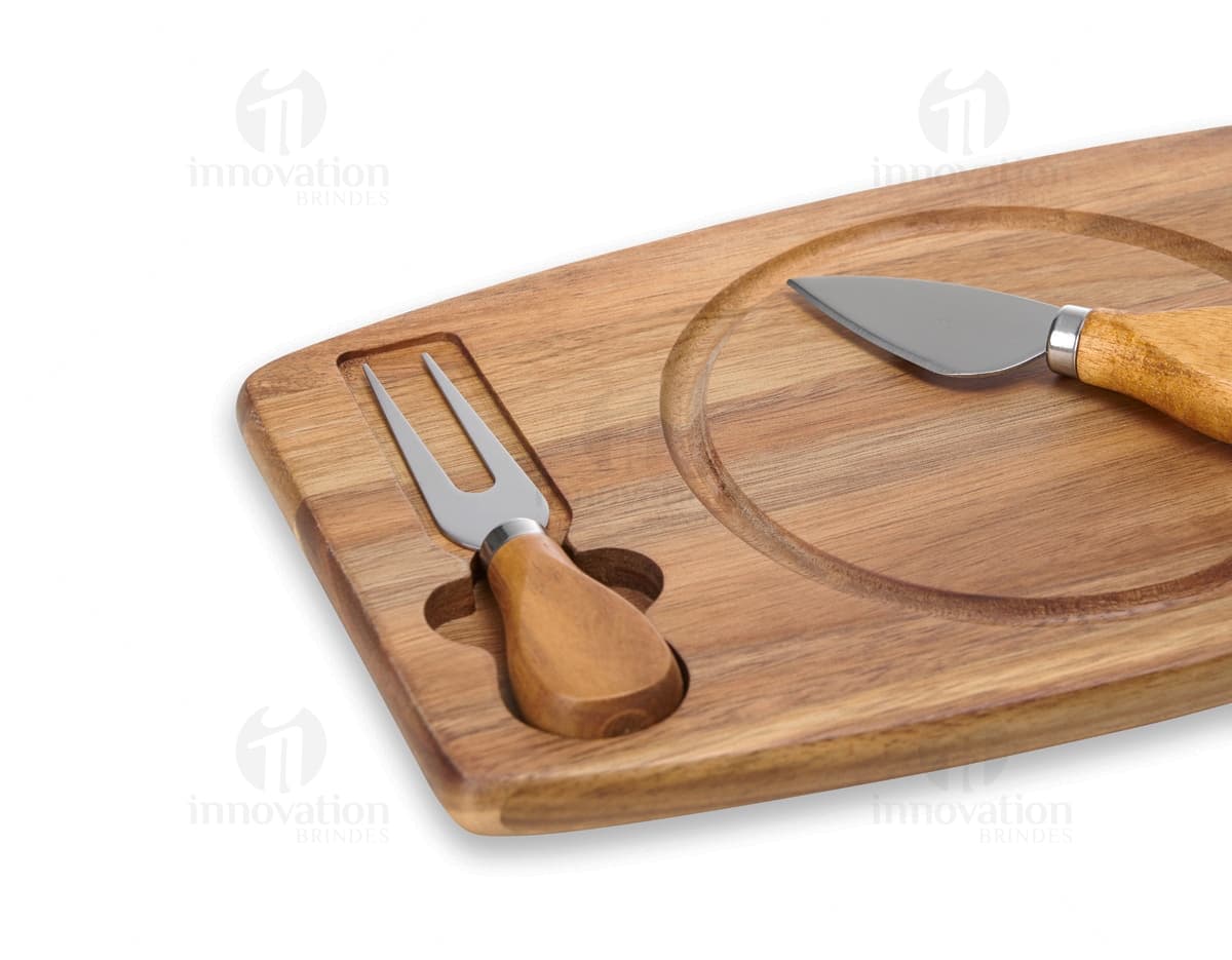 Kit Queijo 3 Peças de Madeira Vintage para Desktop. Conjunto de utensílios retrô em design isolado. Perfeito para negócios e presentes. Tabuleiro de queijos antigo e elegante. Incremente suas reuniões com estilo.
