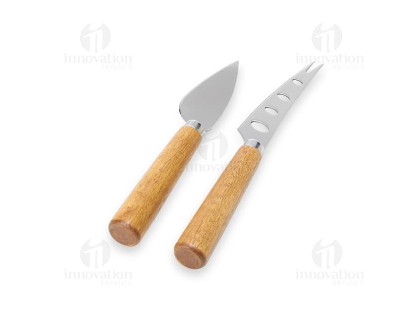 Kit queijo 3 peças em madeira: utensílios para uma deliciosa degustação de queijos. Perfeito para apreciadores de eventos gourmet e amantes de queijo. Adicione um toque especial à sua reunião com este kit completo.
