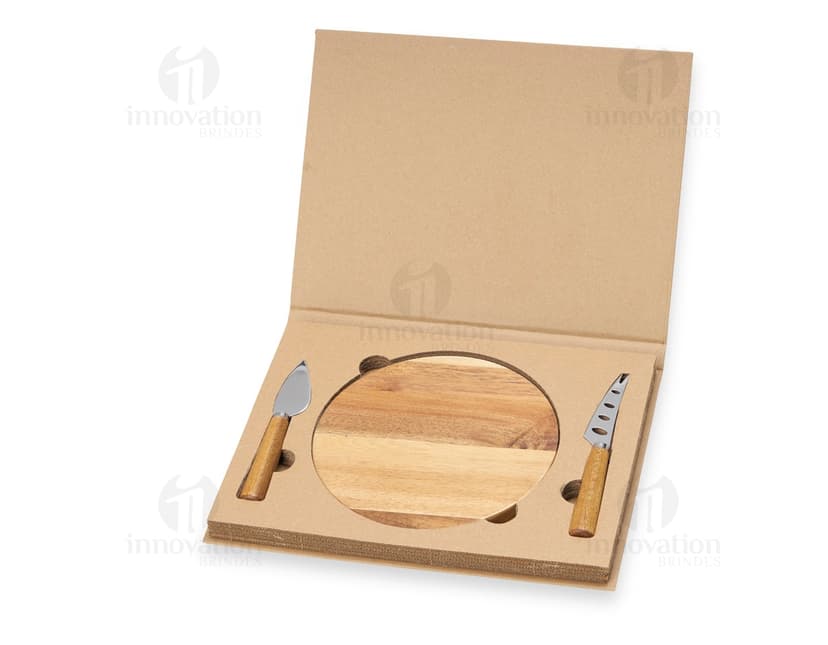 Kit Queijo 3 Peças - Utensílios de madeira para degustar seu queijo favorito com estilo. Perfeito para amantes de queijos gourmet e apreciadores de boas refeições. Delicioso e prático, ideal para um momento de descontração. Adquira já o seu kit queijo de alta qualidade!