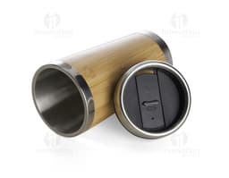Copo de bambu 500ml em cor verde, com tampa de rosca e alça de tecido marrom.