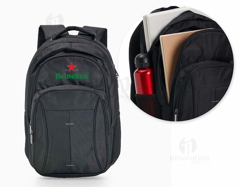 Mochila para notebook de couro moderna e elegante. Perfeita para transportar seu equipamento com segurança e estilo. Com alças ajustáveis e várias divisões internas, é ideal para o dia a dia. Seu design clássico e funcional atende às necessidades da era moderna. Adquira já a sua!