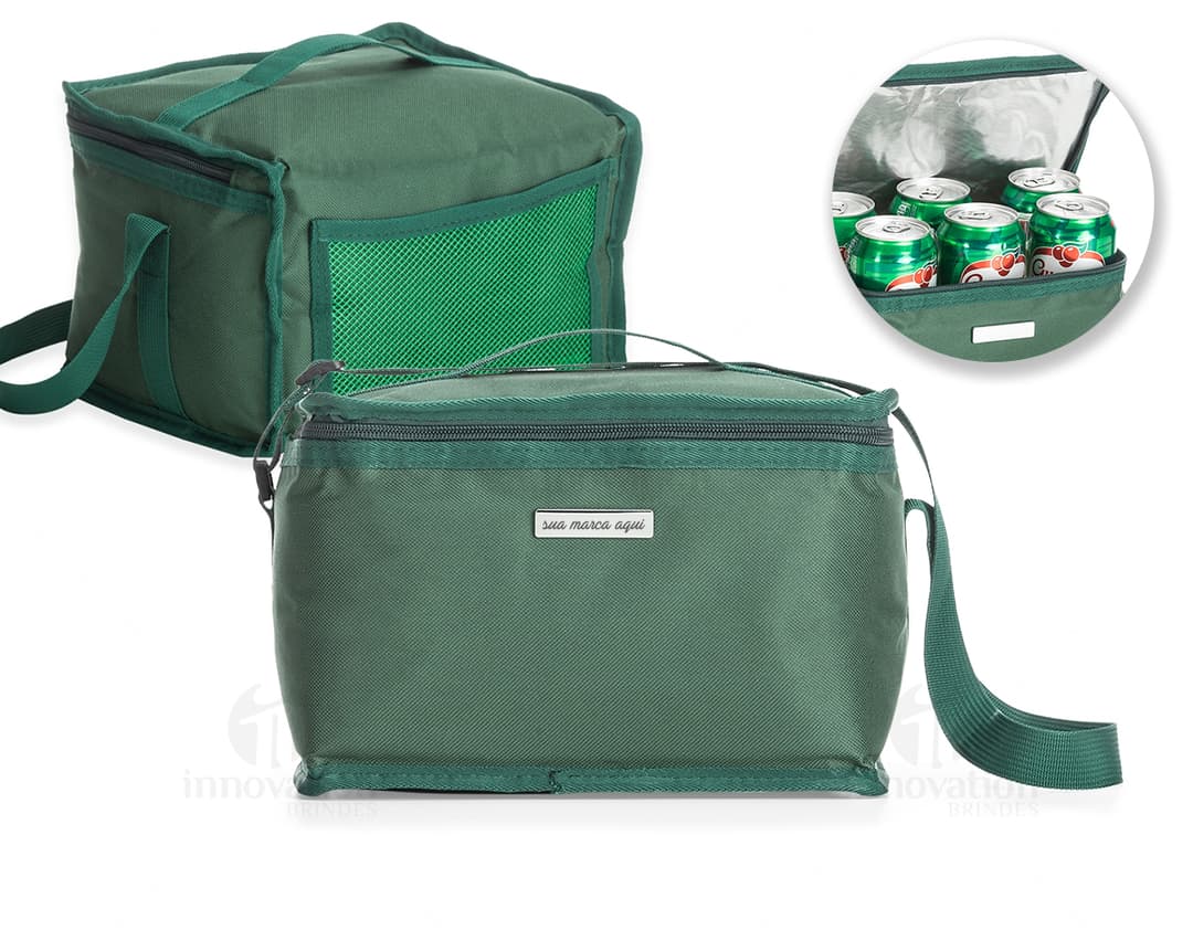 Bolsa térmica de 8 litros em couro, perfeita para manter seus alimentos frescos durante seus passeios. Ideal para o dia a dia e viagens, é prática e estilosa. Com alça resistente e zíper para fechar com segurança. Acompanha alça para carregar. Garanta já a sua!
