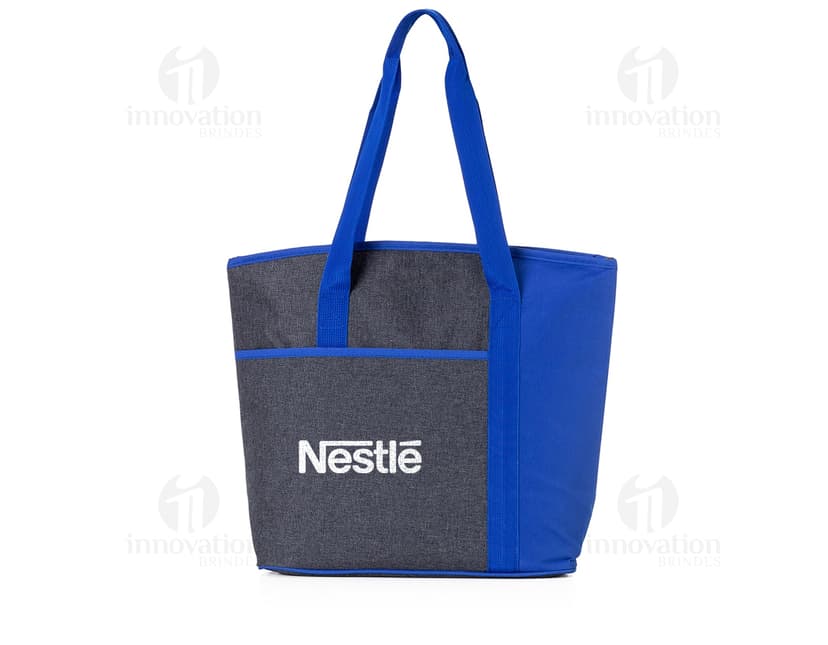 Bolsa térmica de 15 litros em couro sintético, perfeita para manter seus alimentos frescos em qualquer lugar. Ideal para viagens, compras ou passeios. Adquira já a sua e desfrute da elegância e praticidade que só uma bolsa térmica de qualidade pode oferecer. Aproveite a promoção e garanta a sua com desconto exclusivo. Impressione com estilo e funcionalidade!