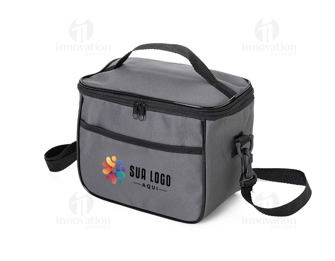 Bolsa térmica de 6 litros com bolsos, alça, gancho, fabricada em material metálico resistente. Ideal para armazenar alimentos