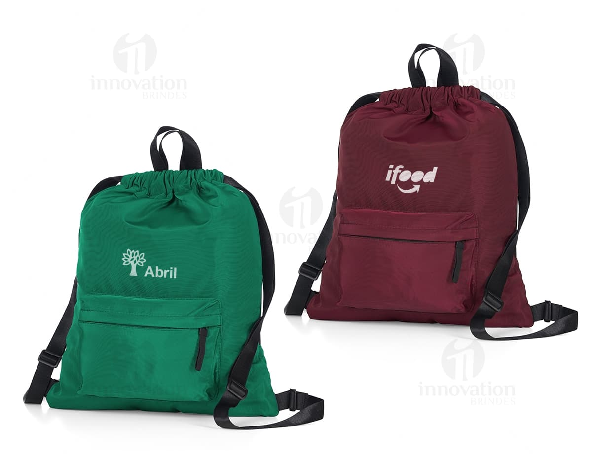 Mochila saco elegante e prática, feita de couro de alta qualidade. Ideal para compras casuais ou para ser usada como acessório elegante. Possui alça ajustável, fecho de zíper e detalhes em metal. Adquira já a sua e esteja preparado para qualquer ocasião!