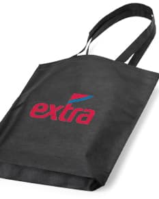 Sacola TNT - Ideal para compras no shopping, esta sacola resistente e estilosa é perfeita para quem busca praticidade e estilo. Com design moderno e espaço amplo, é perfeita para carregar suas compras com conforto e segurança. Garanta já a sua!