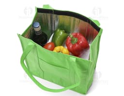 Sacola térmica TNT de 18 litros para compras no shopping ou supermercado. Ideal para manter seus produtos frescos por mais