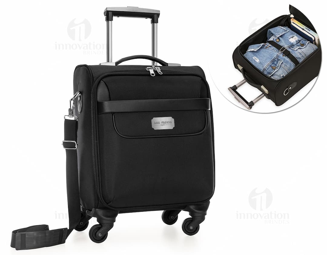 Mala de viagem preta em nylon com rodas de 360º. A mala possui um design moderno, feita de material resistente e durável. Ideal para viagens de negócios, possui espaço interno para transportar equipamentos eletrônicos, dinheiro e objetos pessoais. Se destaca pela praticidade e luxo, sendo uma opção portátil e segura para quem busca conforto e estilo durante suas viagens.