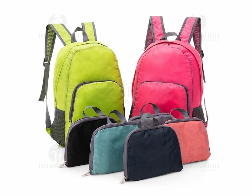 Mochila dobrável em nylon leve e moderna, perfeita para o seu dia a dia. Com alça ajustável, zíper e design discreto, é ideal para todos os momentos. Prática e funcional, essa mochila é o acessório perfeito para te acompanhar em suas atividades diárias. Adquira já a sua!
