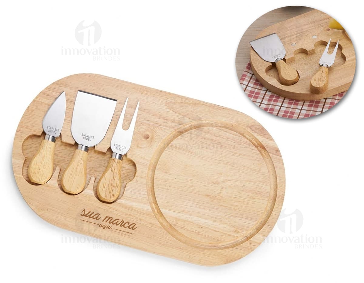 Kit Queijo 4 Peças - Conjunto de utensílios de madeira para queijos. Composto por faca, garfo, espátula e tábua de madeira. Perfeito para servir e degustar queijos de forma tradicional. Ideal para suas refeições e eventos. Aproveite a qualidade, praticidade e elegância deste conjunto de utensílios de cozinha.