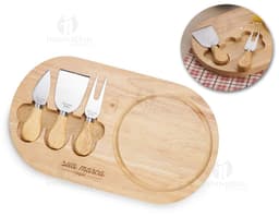 Kit Queijo 4 Peças - Conjunto de utensílios de madeira para queijos. Composto por faca, garfo, espátula e tábua de madeira.