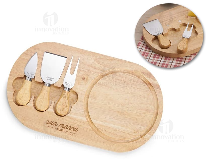 Kit Queijo 4 Peças - Conjunto de utensílios de madeira para queijos. Composto por faca, garfo, espátula e tábua de madeira. Perfeito para servir e degustar queijos de forma tradicional. Ideal para suas refeições e eventos. Aproveite a qualidade, praticidade e elegância deste conjunto de utensílios de cozinha.