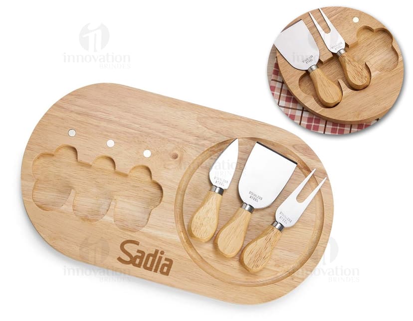 Kit queijo 4 peças de madeira para cozinha. Conjunto tradicional com faca e colher para servir alimentos. Utensílios em retro estilo, perfeitos para suas refeições. Ideal para cortar e servir queijos. Produto leve, limpo e prático. Acesse já!