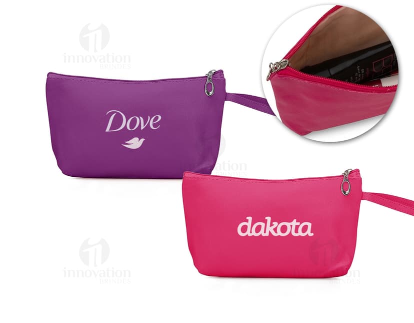 Necessaire PVC Impermeável - Ideal para manter seus pertences secos e organizados. Design elegante, resistente e prático. Perfeita para uso casual ou como presente especial. Adquira já a sua! Queremos estar na sua lista de brindes da empresa!