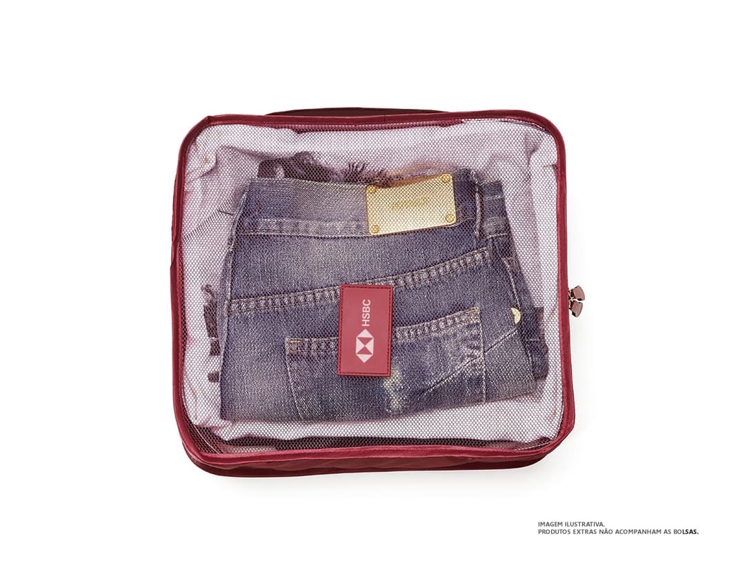 Kit nécessaire 6 peças em couro marrom, perfeito para viagens e organização pessoal. Acessório moderno e elegante, ideal para mulheres e homens que buscam praticidade com estilo. Aproveite a promoção de lançamento e garanta já o seu!