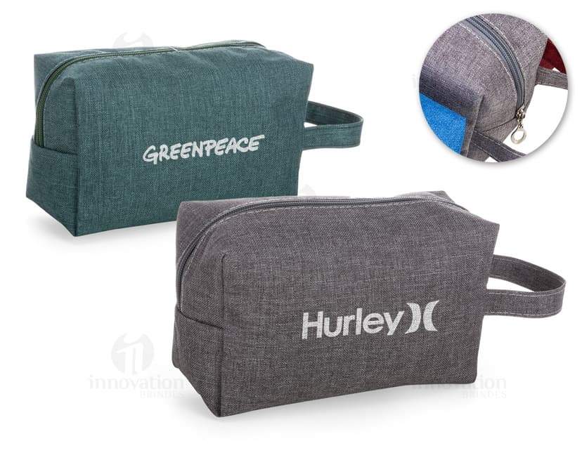 Essa nécessaire de nylon é o acessório perfeito para quem busca praticidade e estilo. Com design moderno e elegante, é ideal para guardar seus pertences de forma organizada. Feita em material de alta qualidade, possui alça que facilita o transporte. Perfeita para qualquer ocasião, do dia a dia ao trabalho. Adquira já a sua e arrase no visual!