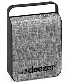 Caixa de som de luxo em couro preto - Perfeita para presentear ou para uso pessoal. Design moderno e elegante, com alça de couro e fecho de metal. A caixa de som2 é um acessório de alta qualidade que combina estilo e funcionalidade. Adquira já a sua!