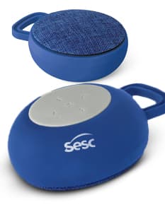Caixa de som moderna e colorida, perfeita para alegrar o seu ambiente! Feita em plástico resistente, possui design redondo, limpo e moderno. Ideal para quem busca qualidade de som e praticidade. Adquira já a sua!