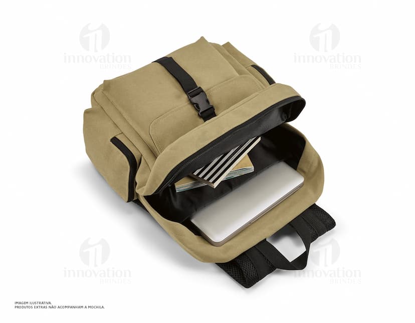 Mochila para notebook preta, feita de aço e alumínio, possui compartimento especial para laptop e outros equipamentos eletrônicos. Ideal para profissionais que precisam de praticidade e segurança no transporte de seus dispositivos.