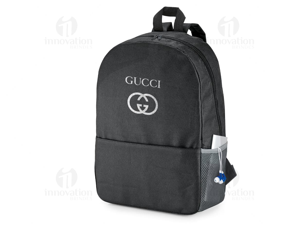 Mochila para Notebook: Prática e Moderna para Viagens de Negócios. Feita em couro preto, com compartimento especial e zíper, ideal para guardar seu equipamento com segurança. Garanta já a sua!
