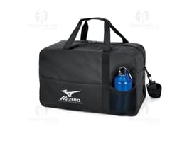 Black vintage leather sports bag for travel and sports equipment. Ideal for storing personal sports accessories with style