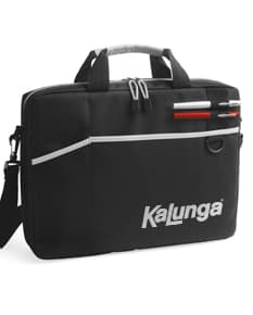 Fotografia de uma pasta preta para notebook de 15,6 polegadas, feita em couro 600D almofadado, com alça, fecho de zíper, botão de metal e bloqueio. O acessório possui um design elegante e moderno, indicado para viagens de negócios e uso pessoal.