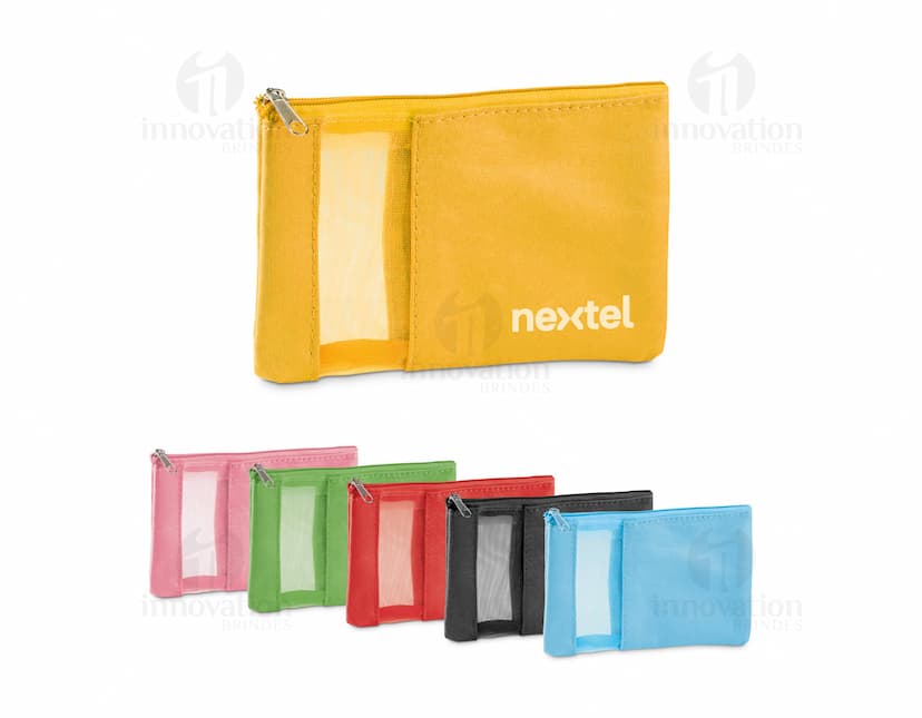 Necessaire de microfibra com vários bolsos, ideal para guardar objetos pessoais. Feita em material resistente e elegante, perfeita para presentear ou para uso pessoal em viagens ou no dia a dia.