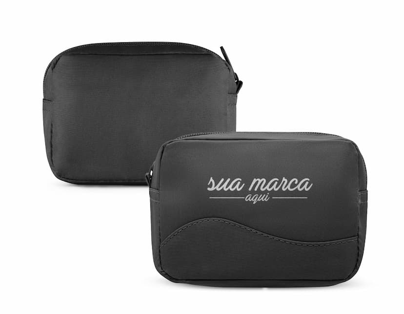 Necessaire preta de couro para armazenar seus acessórios com estilo e elegância. Perfeita para o trabalho ou viagens, mantendo tudo organizado e seguro. Adquira já a sua!