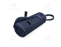 Manta tecido polar preta com alça ajustável, moderna e confortável. Ideal para viagens, lazer ou trabalho, proporcionando
