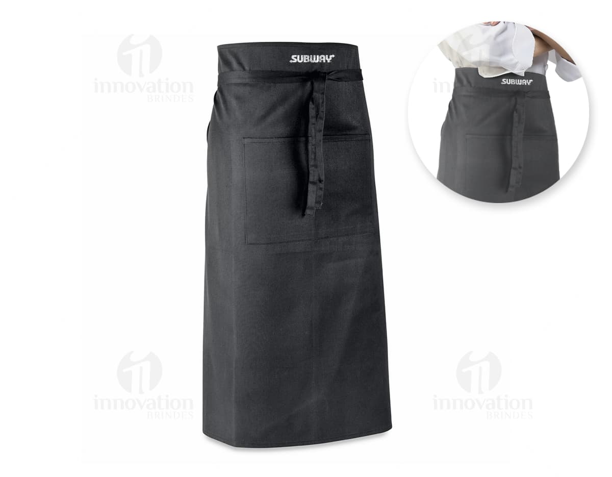Avental de algodão poliéster preto, elegante e moderno, com bolsos e feito de material resistente. Ideal para uso casual ou no trabalho, proporcionando estilo e proteção.