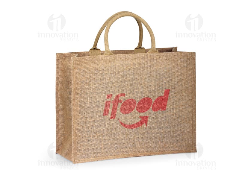 Bolsa de compras de juta marrom com alças de metal, fecho de cadeado, vazia e aberta. Inclui etiqueta de preço, símbolo de segurança e etiqueta de moda.