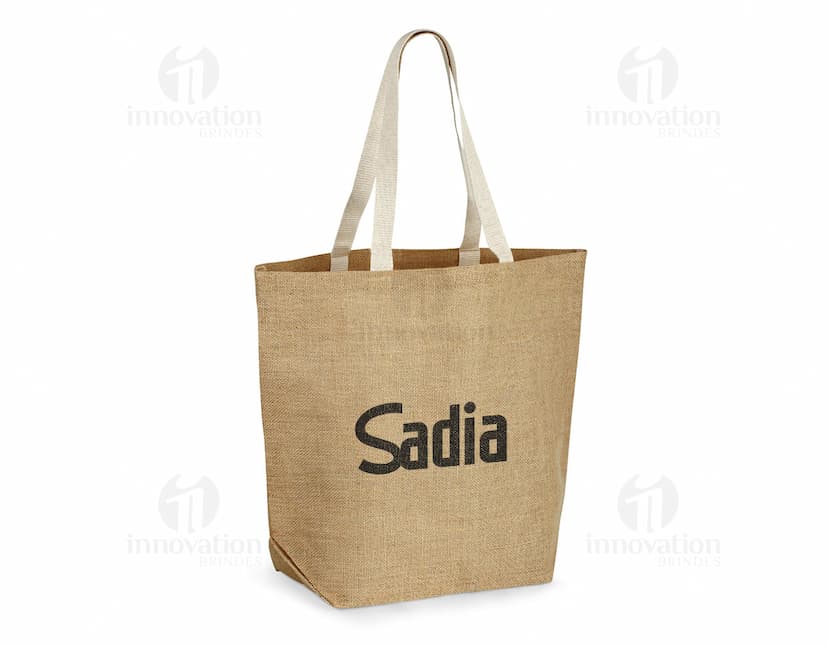 Sacola de compras marrom em tecido de juta, design elegante e resistente. Ideal para presentes e compras no dia a dia. Aproveite a promoção!