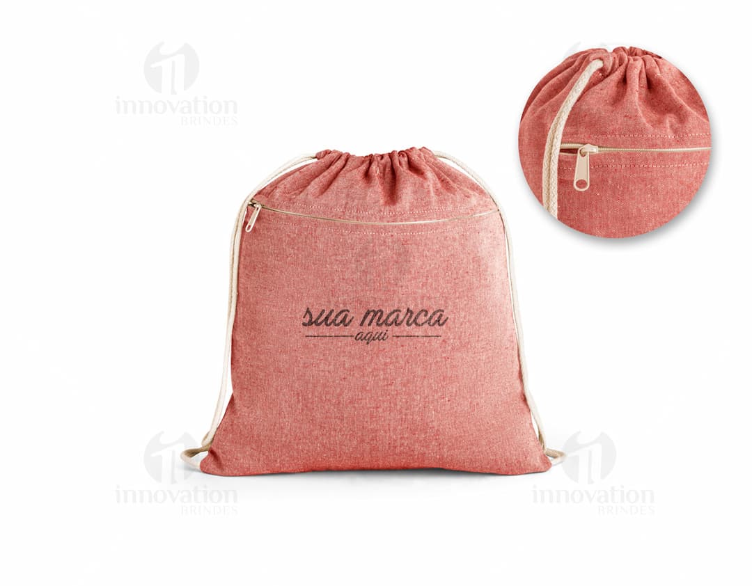Mochila saco de algodão 370 x 410 mm, perfeita para presentes e celebrações. Feita de couro marrom e tecido resistente, ideal para compras e passeios. Compre já!