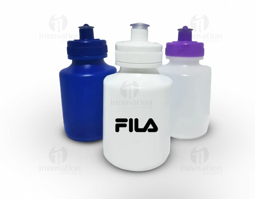 Squeeze plástico de 300ml em destaque.