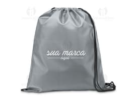 Mochila Saco 350 x 410 mm preta e moderna, feita de couro para viagens e compras, com design elegante, fecho de zíper, alça