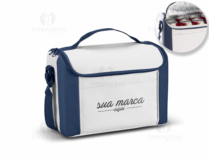 Bolsa térmica elegante e versátil, perfeita para manter suas bebidas e alimentos frescos por mais tempo. Feita em couro sintético de alta qualidade, com alça prática e design moderno. Ideal para viagens, passeios ou até mesmo para o dia a dia no trabalho. Adquira já a sua e tenha sempre suas bebidas geladas onde quer que vá. Garanta já a sua bolsa térmica!