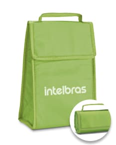 Bolsa térmica moderna e prática para manter seus alimentos sempre frescos e na temperatura ideal. Ideal para levar lanches para o trabalho, academia ou passeios. Feita em couro sintético de alta qualidade, com alça para transporte e design elegante. A bolsa térmica é o acessório perfeito para quem busca praticidade e estilo no dia a dia. Garanta a sua agora e desfrute de refeições frescas a qualquer momento.