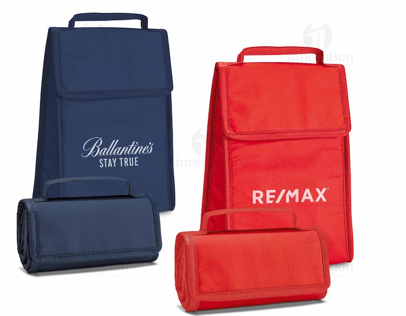 A bolsa térmica é o acessório perfeito para manter suas bebidas e alimentos frescos por mais tempo. Feita em couro de alta qualidade, ela é ideal para viagens, passeios e até mesmo para o dia a dia. Com alça resistente e design moderno, essa bolsa vai garantir praticidade e estilo em suas atividades. Adquira já a sua e tenha sempre seus itens favoritos bem conservados. Perfeita para manter o frescor onde quer que você vá. Compre agora e desfrute de praticidade e estilo em um único produto.