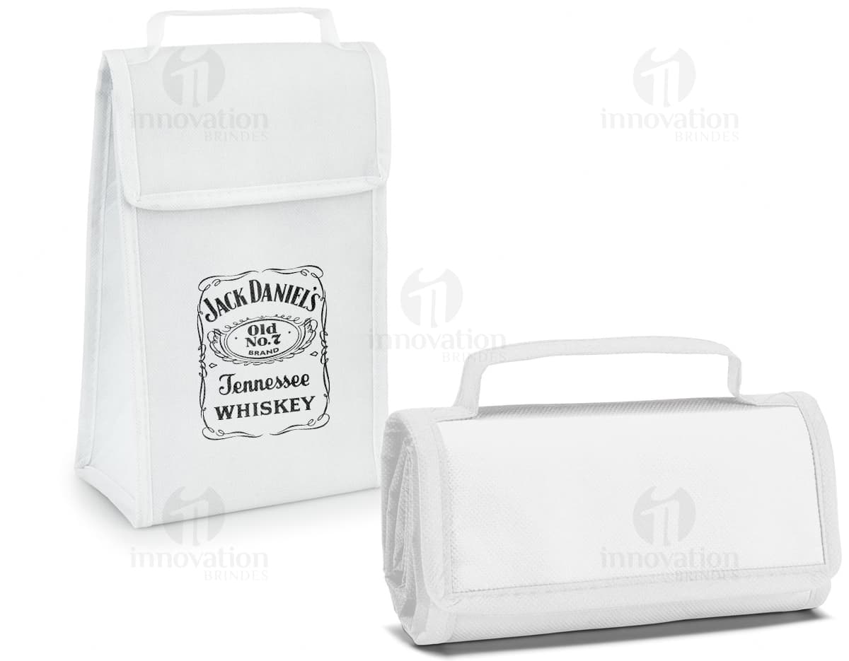Bolsa térmica moderna e prática para suas necessidades diárias. Feita em couro de alta qualidade, esta bolsa é perfeita para manter seus alimentos frescos durante todo o dia. Ideal para uso no trabalho, viagens ou passeios. Garanta a sua agora e mantenha seus alimentos sempre na temperatura ideal.