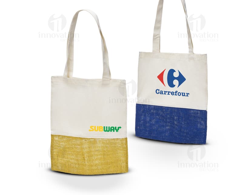 Esta sacola de algodão é perfeita para quem busca uma opção sustentável e prática para suas compras. Com design moderno e alças resistentes, é ideal para levar suas compras com conforto e estilo. Aproveite a promoção e garanta a sua!