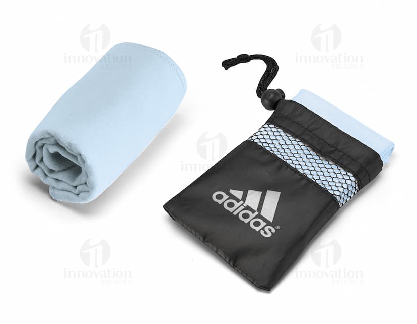 Toalha esportiva de alta absorção para te acompanhar nos treinos e competições. Mantenha-se seco e confortável com esse item indispensável para atletas! Compre já.