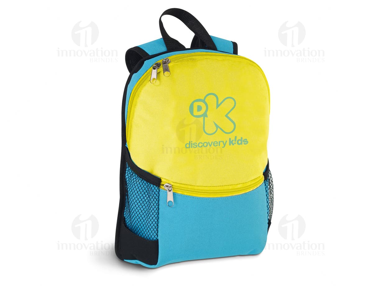 Mochila Infantil em Couro para Viagem - Ideal para as aventuras dos pequenos! Feita em couro resistente, com alça ajustável e zíper, é o acessório perfeito para viagens e passeios. Leve e prática, garante estilo e segurança em qualquer lugar. Adquira já a sua!