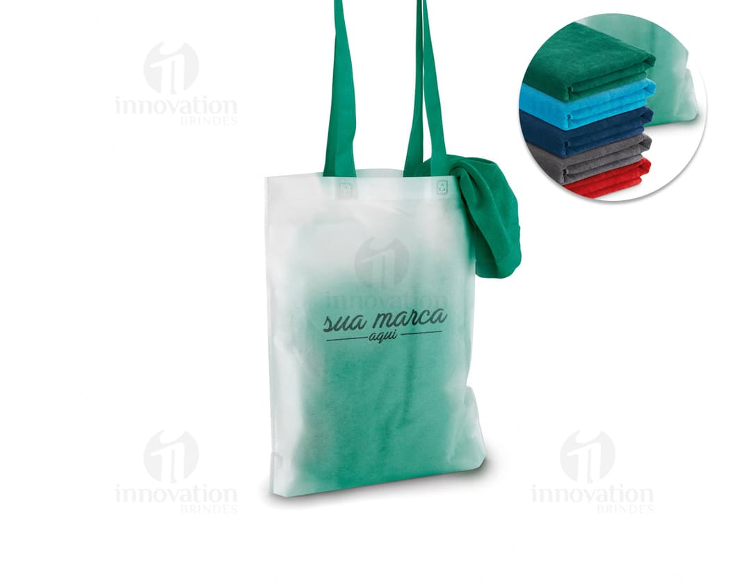 Kit toalha de praia de luxo em embalagem exclusiva. Perfeito para presentear ou usar em suas viagens. Garanta já o seu!