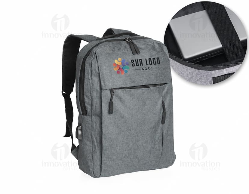 Mochila para notebook preta em couro sintético - moderna, elegante e prática para viagens de negócios. Ideal para transportar seu equipamento com segurança e estilo. Ideal para homens de negócios que valorizam o design e a funcionalidade. Adquira já a sua!